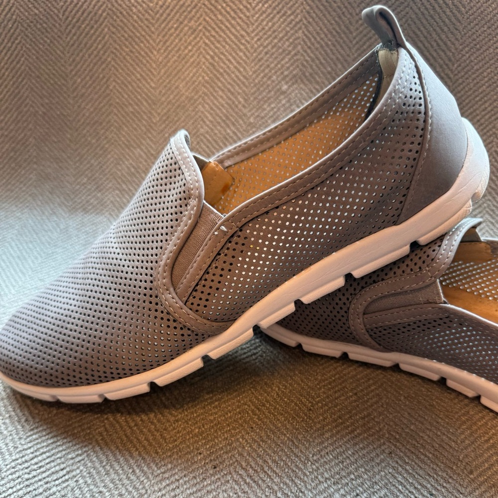 Eurosoft by Sofft Casual walking shoe
